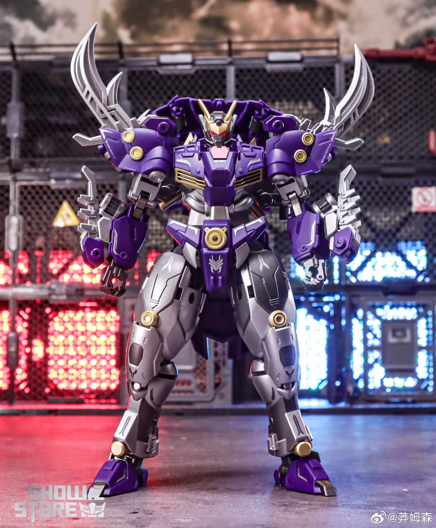 Transage Blacanidae transforming robot model yellow accents detailed armor plating Transage Blacanidae transforming robot model yellow accents detailed armor plating