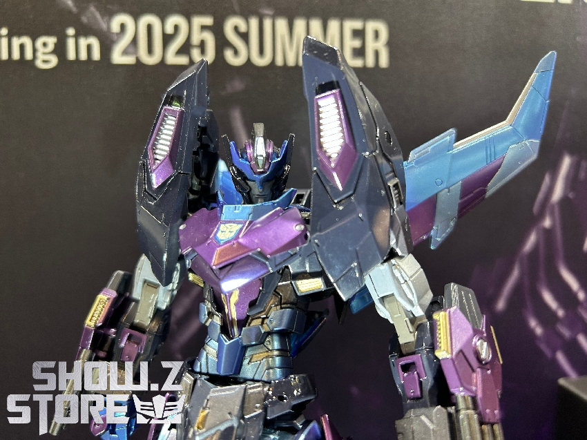 Adamas Machina Rodimus purple robot dynamic pose Adamas Machina Rodimus purple robot dynamic pose