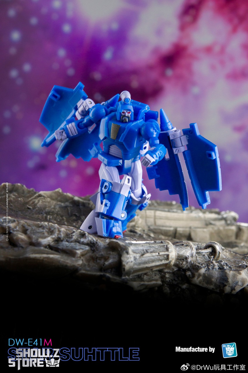 Multiple blue figures displayed showing transformation and articulation Multiple blue figures displayed showing transformation and articulation