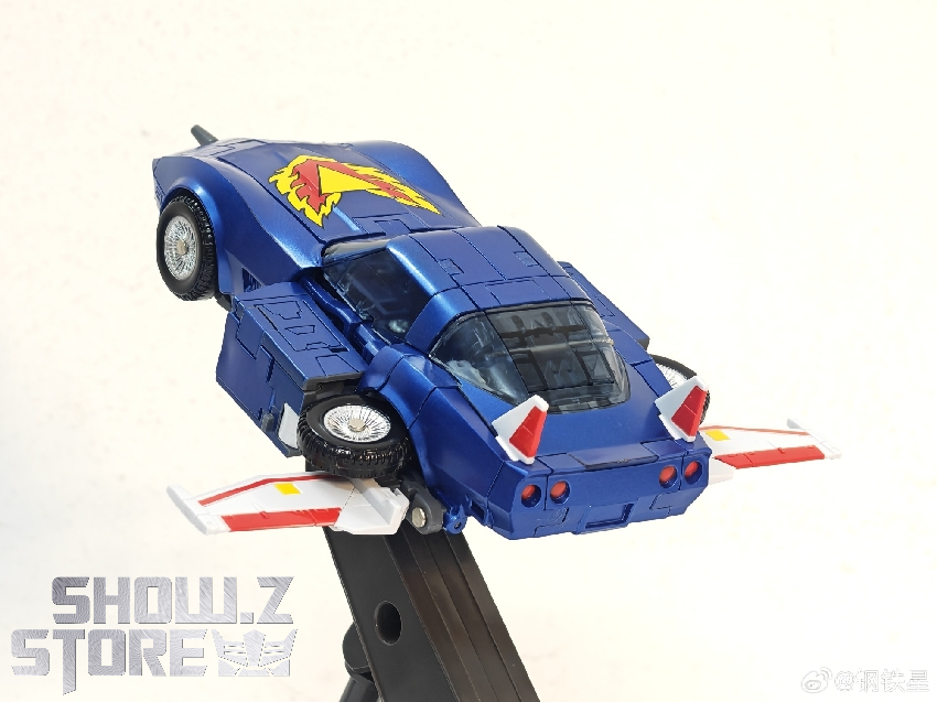 Star Toy Tracks blue robot in action pose on display stand Star Toy Tracks blue robot in action pose on display stand