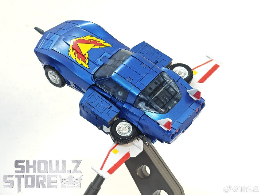 Star Toy ST-02 Tracks blue robot with yellow chest symbol detail Star Toy ST-02 Tracks blue robot with yellow chest symbol detail