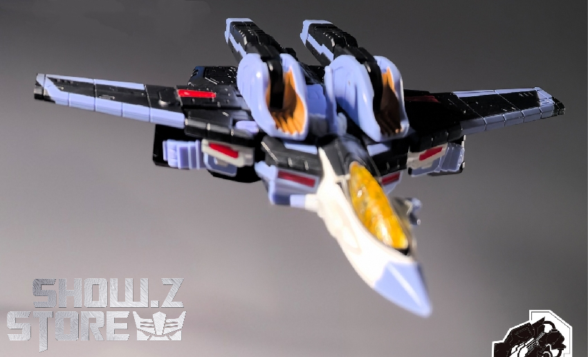 Gray robot character white armor robot mode Gray robot character white armor robot mode