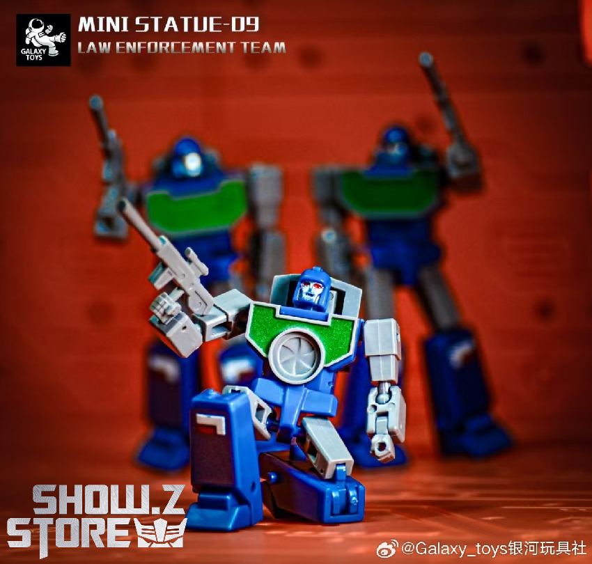 Galaxy Toys MINI09 Law Enforcement Reflector robot red background Galaxy Toys MINI09 Law Enforcement Reflector robot red background