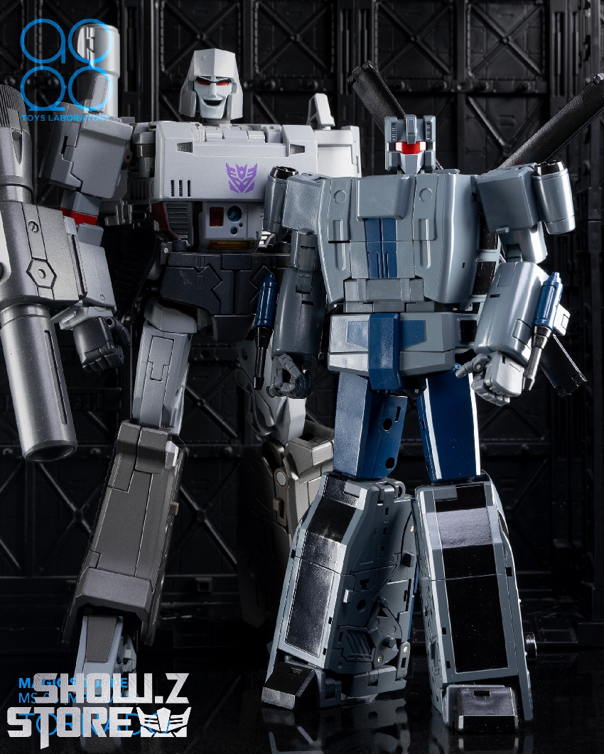 Blue Transformer robot light colored armor plating Blue Transformer robot light colored armor plating
