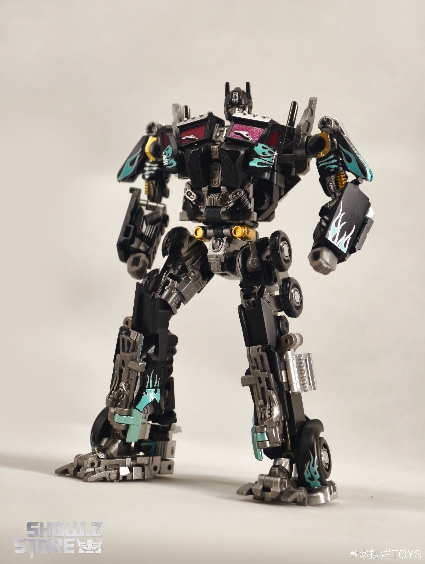 BaiLan Toys BLT01N Roadmaster Optimus Prime black and teal robot in vehicle mode BaiLan Toys BLT01N Roadmaster Optimus Prime black and teal robot in vehicle mode
