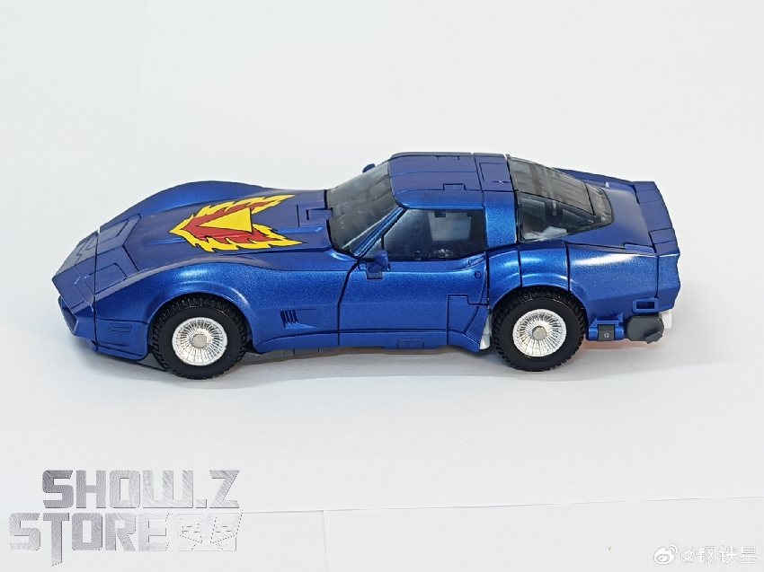 Star Toy Tracks blue vehicle form on display platform Star Toy Tracks blue vehicle form on display platform