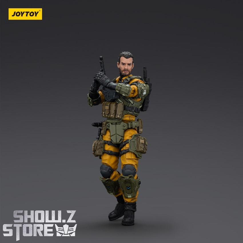 JoyToy Firesulfur male soldier in combat-ready stance JoyToy Firesulfur male soldier in combat-ready stance