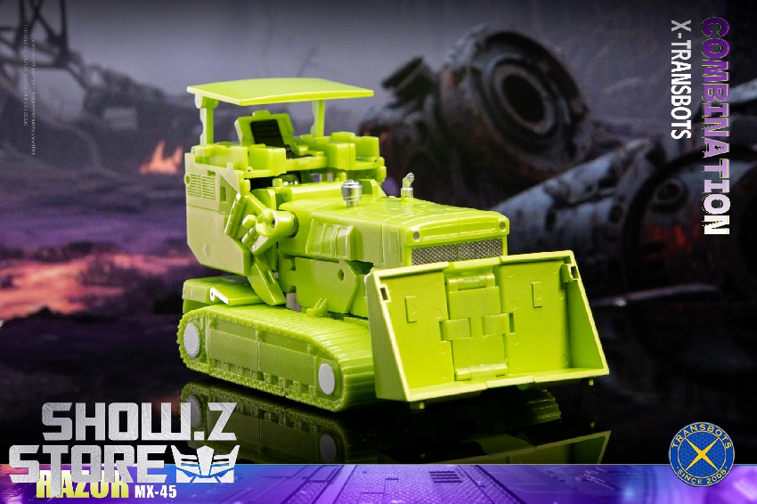 Transformer beast mode figure with powerful stance interchangeable parts weapons Transformer beast mode figure with powerful stance interchangeable parts weapons