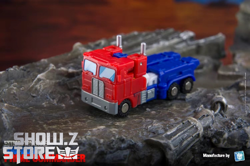 Dr.Wu DW-E04M red truck mode with comic version styling Dr.Wu DW-E04M red truck mode with comic version styling