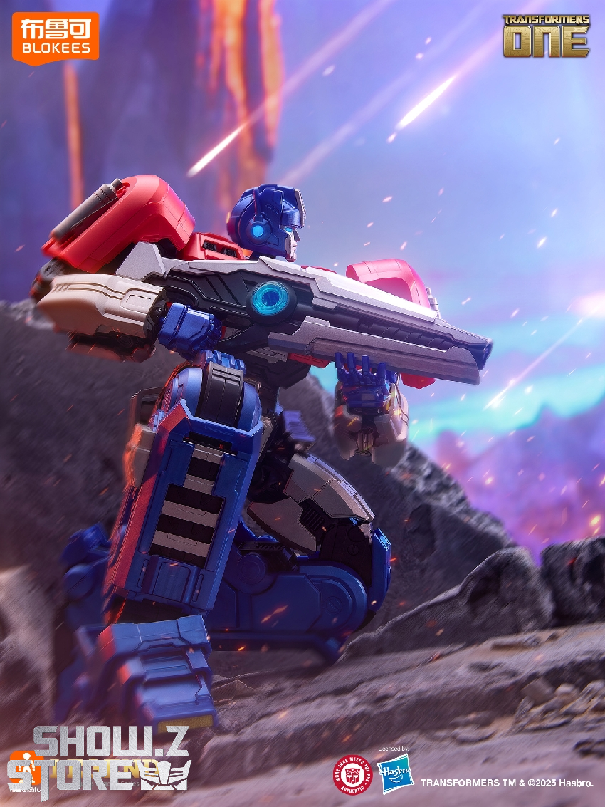 Blokees Transformers Action Edition Optimus Prime robot pose Blokees Transformers Action Edition Optimus Prime robot pose