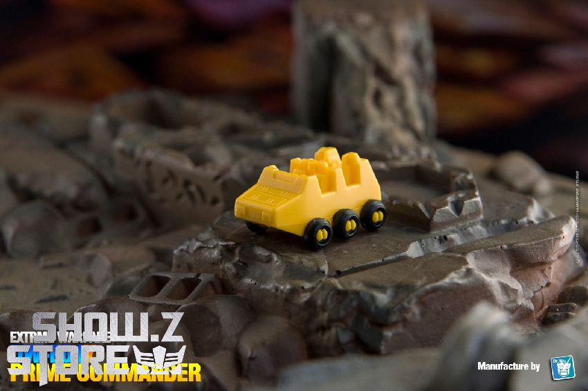 Dr.Wu DW-E04Y yellow vehicle mode with transformation feature Dr.Wu DW-E04Y yellow vehicle mode with transformation feature