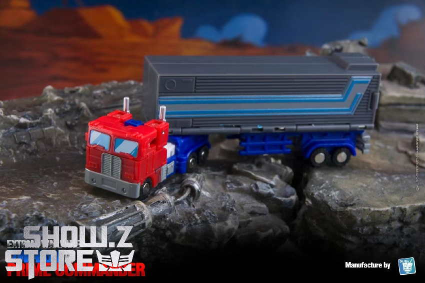 Dr.Wu DW-E04M Prime Commander red truck with blue trailer Dr.Wu DW-E04M Prime Commander red truck with blue trailer