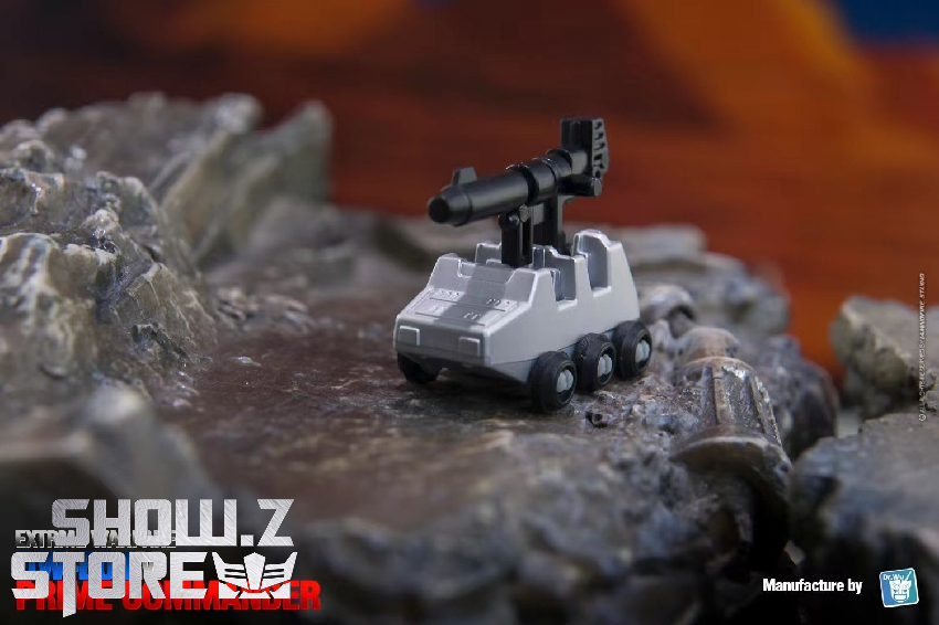 Dr.Wu DW-E04M white and red vehicle mode transformation Dr.Wu DW-E04M white and red vehicle mode transformation