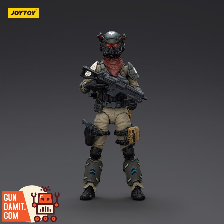 JoyToy Gravelgold character front view holding assault rifle JoyToy Gravelgold character front view holding assault rifle