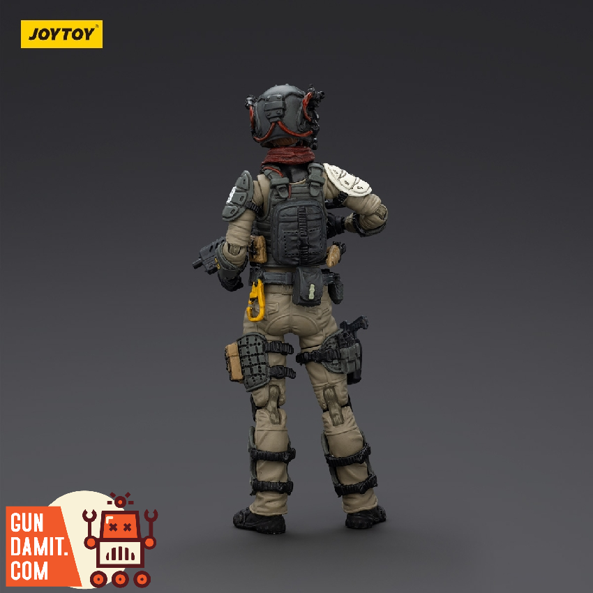 JoyToy Gravelgold soldier rear view with tactical equipment JoyToy Gravelgold soldier rear view with tactical equipment