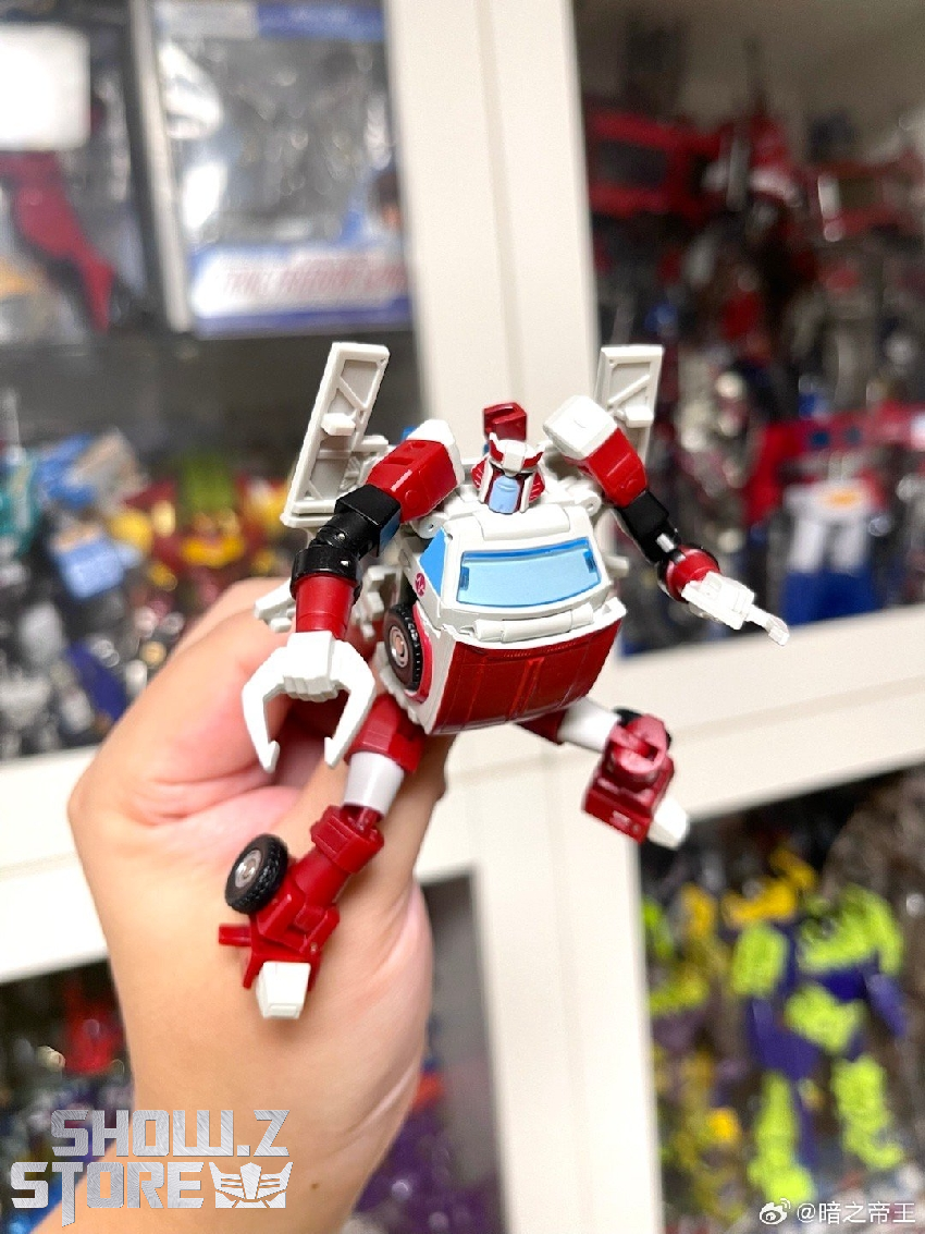 NewAge Zhivago robot warrior multiple armor components details NewAge Zhivago robot warrior multiple armor components details
