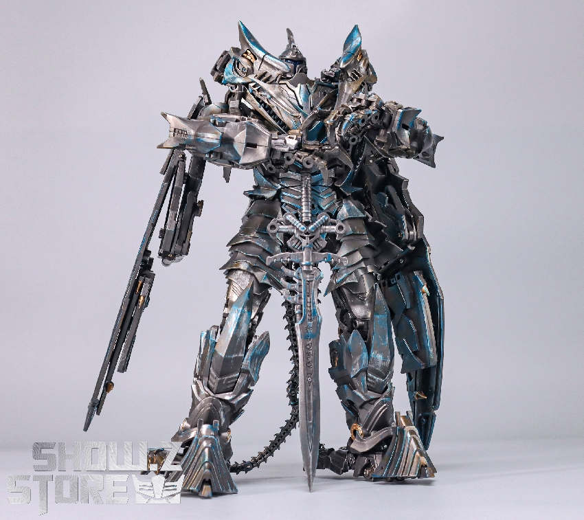 Strafe Studio Series robot in dynamic action pose Strafe Studio Series robot in dynamic action pose