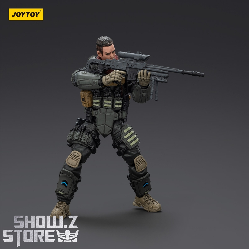 JoyToy Darksilicon male soldier in combat-ready stance with rifle JoyToy Darksilicon male soldier in combat-ready stance with rifle