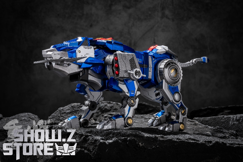 Beastmaster GoLion model showing transformation details Beastmaster GoLion model showing transformation details