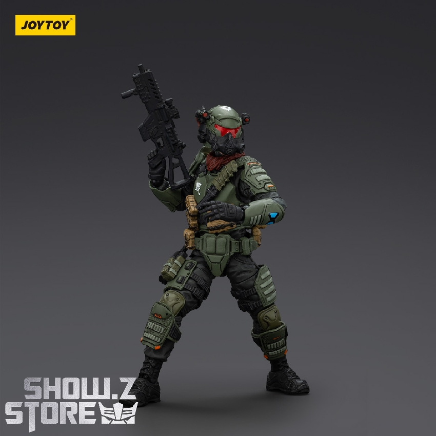 JoyToy Titanite figure wielding dual heavy weapons in action pose JoyToy Titanite figure wielding dual heavy weapons in action pose
