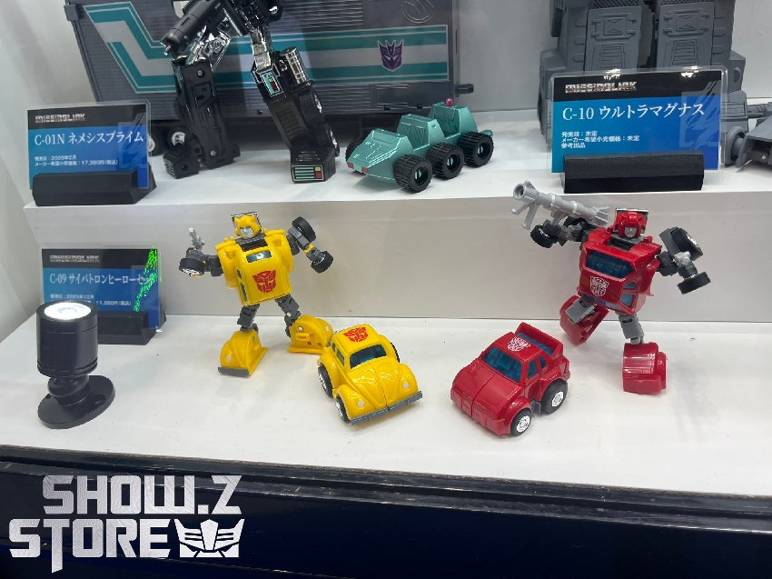 Takara Tomy Missing Link Bumblebee yellow red compact robot figure Takara Tomy Missing Link Bumblebee yellow red compact robot figure