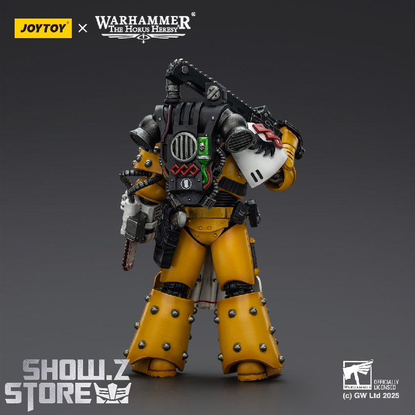 JoyToy Imperial Fists Apothecary with black details JoyToy Imperial Fists Apothecary with black details