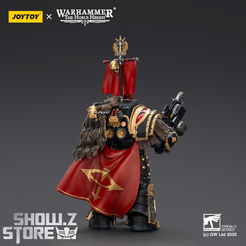 JoyToy Praetor side view with red cape and combat rifle JoyToy Praetor side view with red cape and combat rifle
