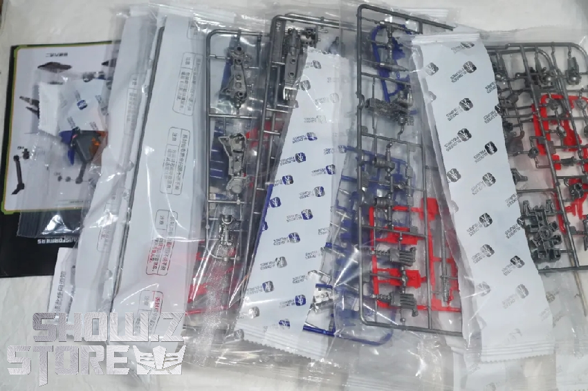 Assembled parts and instruction manual for Transformers model kit Assembled parts and instruction manual for Transformers model kit