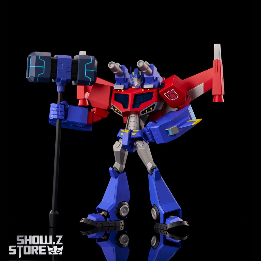 Transformers robot with articulated armor and weapons Transformers robot with articulated armor and weapons