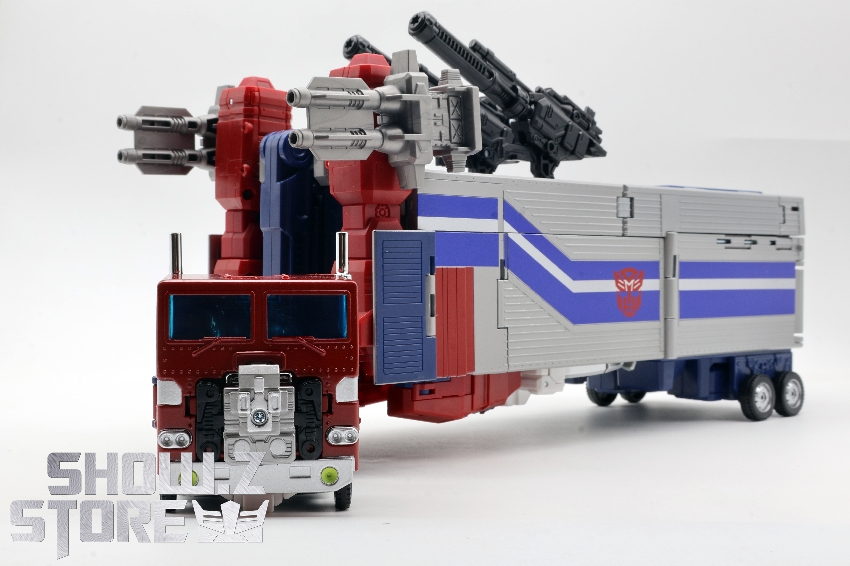 MPG09 Super Ginrai robot with blue and red trailer MPG09 Super Ginrai robot with blue and red trailer