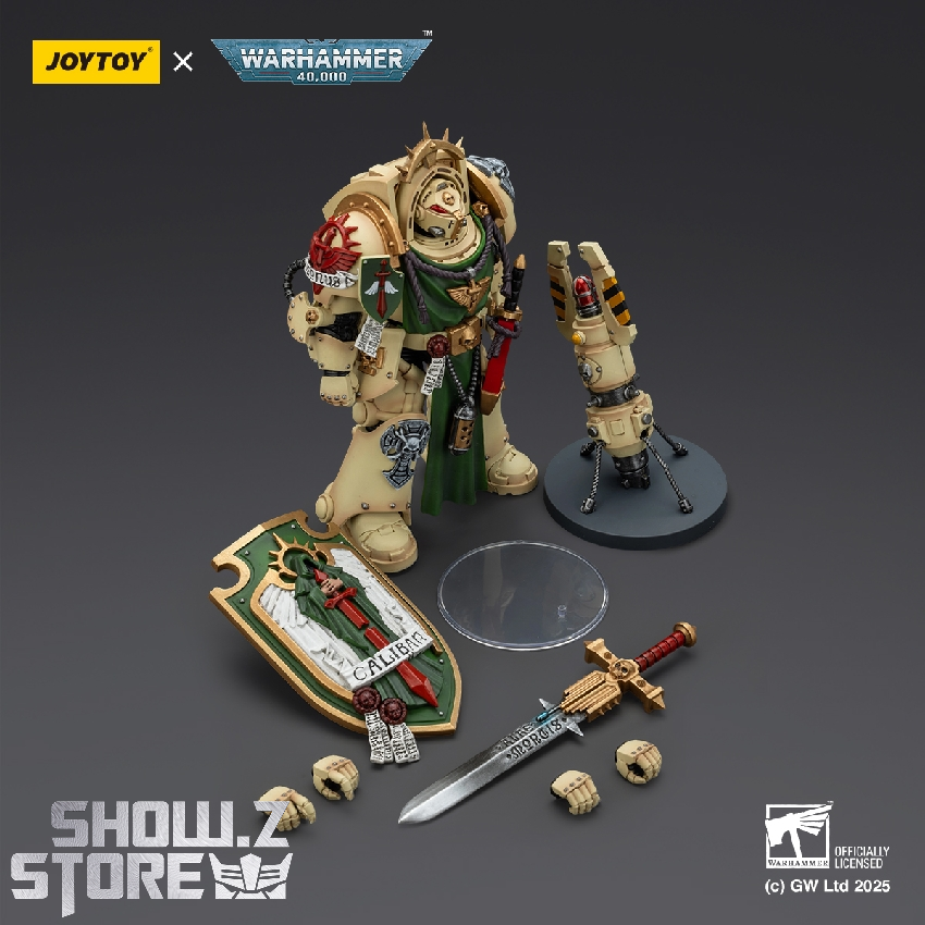 Figure with accessories and weapon loadout display Figure with accessories and weapon loadout display