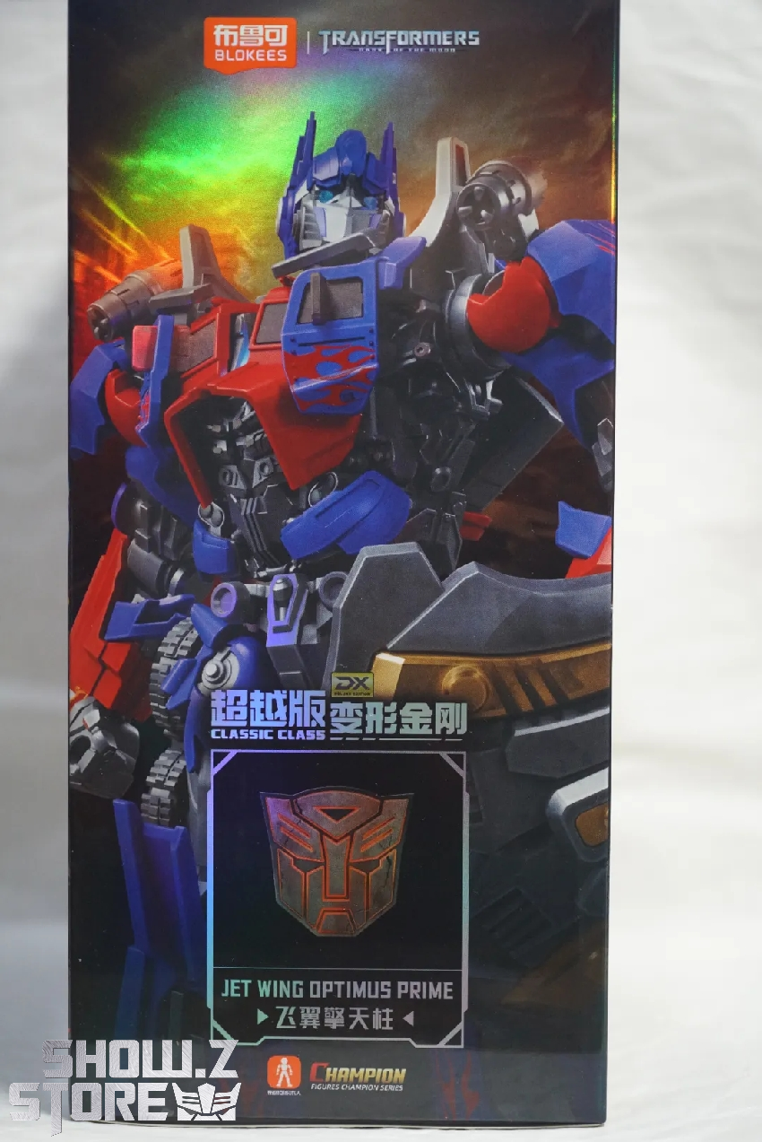 Red and blue robot box with detailed figure photography and specs Red and blue robot box with detailed figure photography and specs