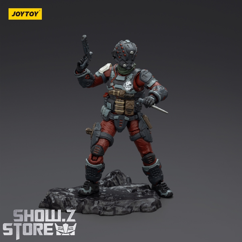 Mason soldier in combat stance with rifle Mason soldier in combat stance with rifle