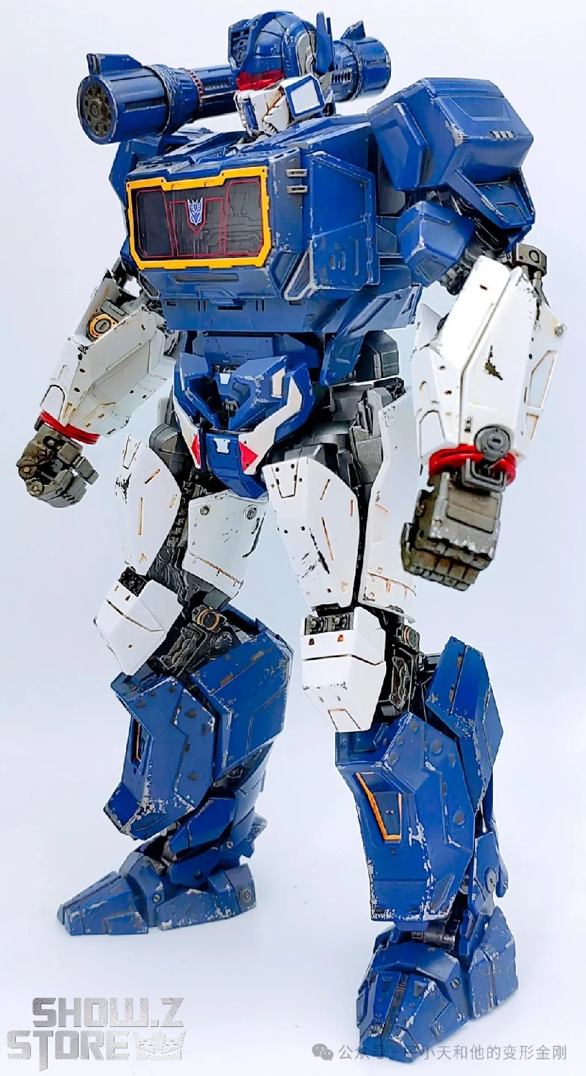 Soundwave robot showing transformation and cassette player features Soundwave robot showing transformation and cassette player features