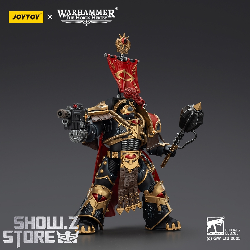 JoyToy Praetor dynamic pose with raised weapons JoyToy Praetor dynamic pose with raised weapons