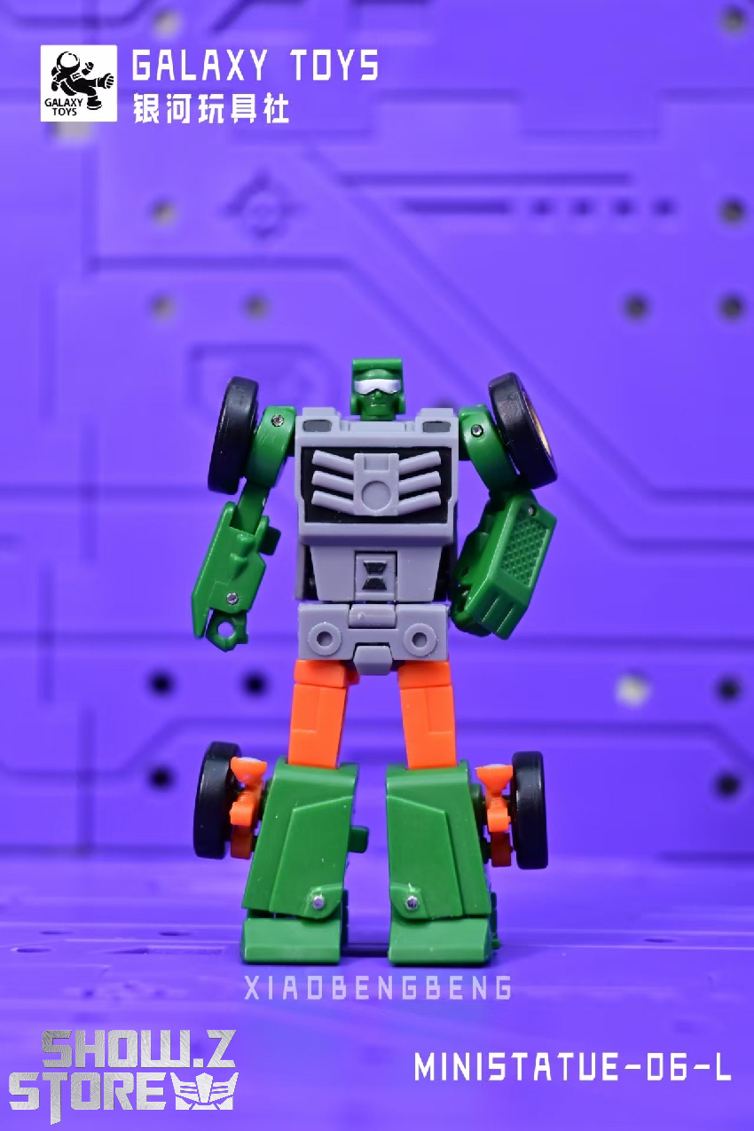 Galaxy Toys MINI-06L XiaoBengBeng Beachcomber green and gray mini robot Galaxy Toys MINI-06L XiaoBengBeng Beachcomber green and gray mini robot