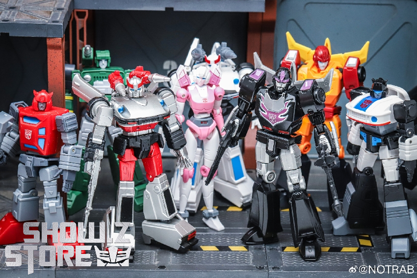 Yolopark AMK Mini Wave 2 G1 model kits lineup display Yolopark AMK Mini Wave 2 G1 model kits lineup display