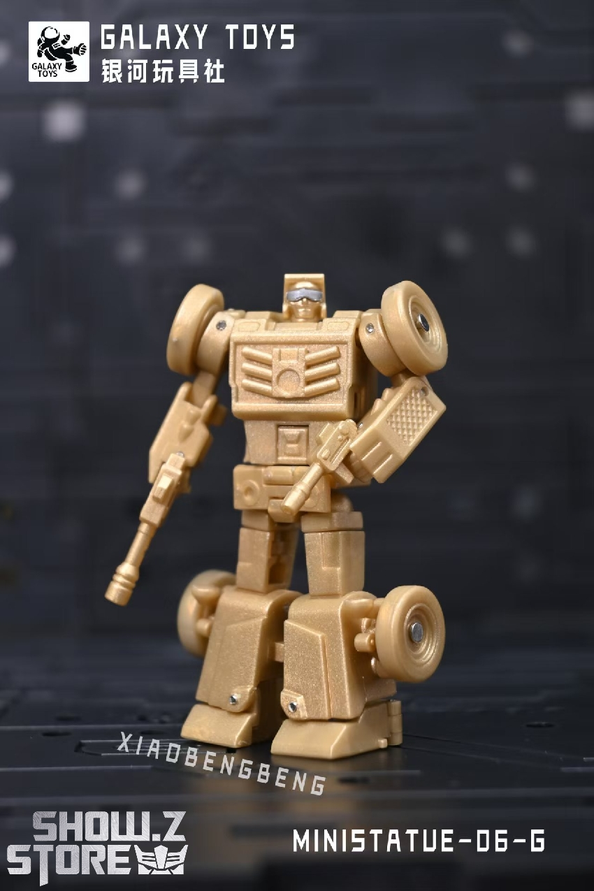 Galaxy Toys MINI-06G XiaoBengBeng Beachcomber gold transformation pose Galaxy Toys MINI-06G XiaoBengBeng Beachcomber gold transformation pose
