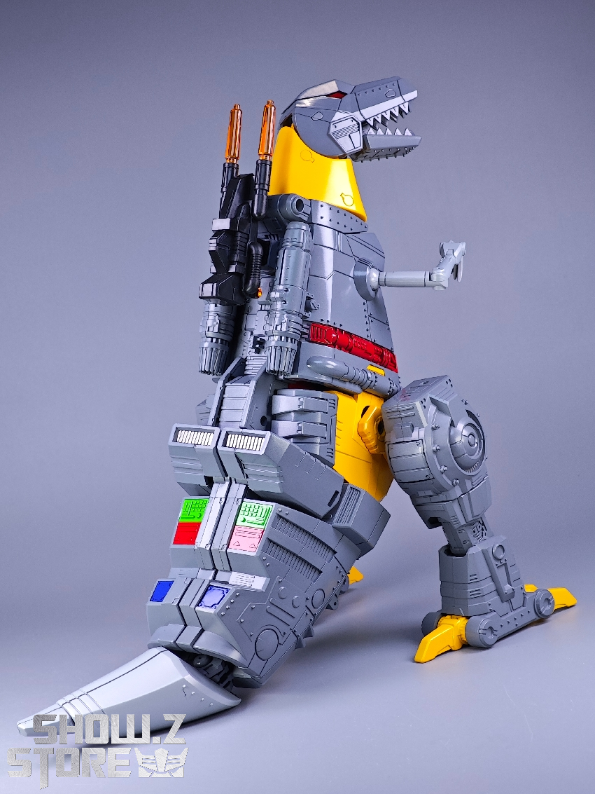 Oversized robot figure with articulated transformation parts Oversized robot figure with articulated transformation parts