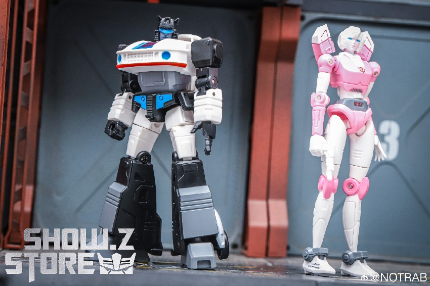 Yolopark AMK Mini Wave 2 robot figures display pair Yolopark AMK Mini Wave 2 robot figures display pair