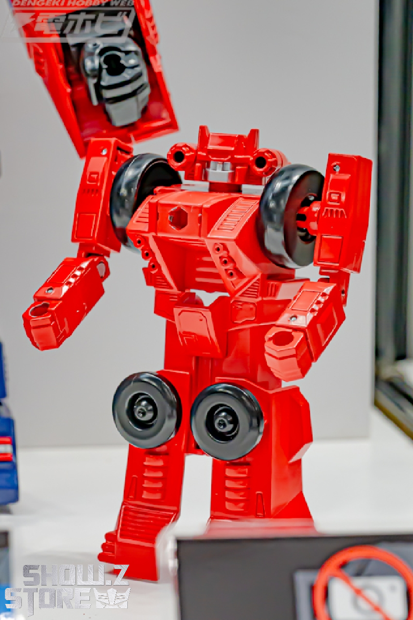 Delta Magnus figure with alternative robot configuration Delta Magnus figure with alternative robot configuration