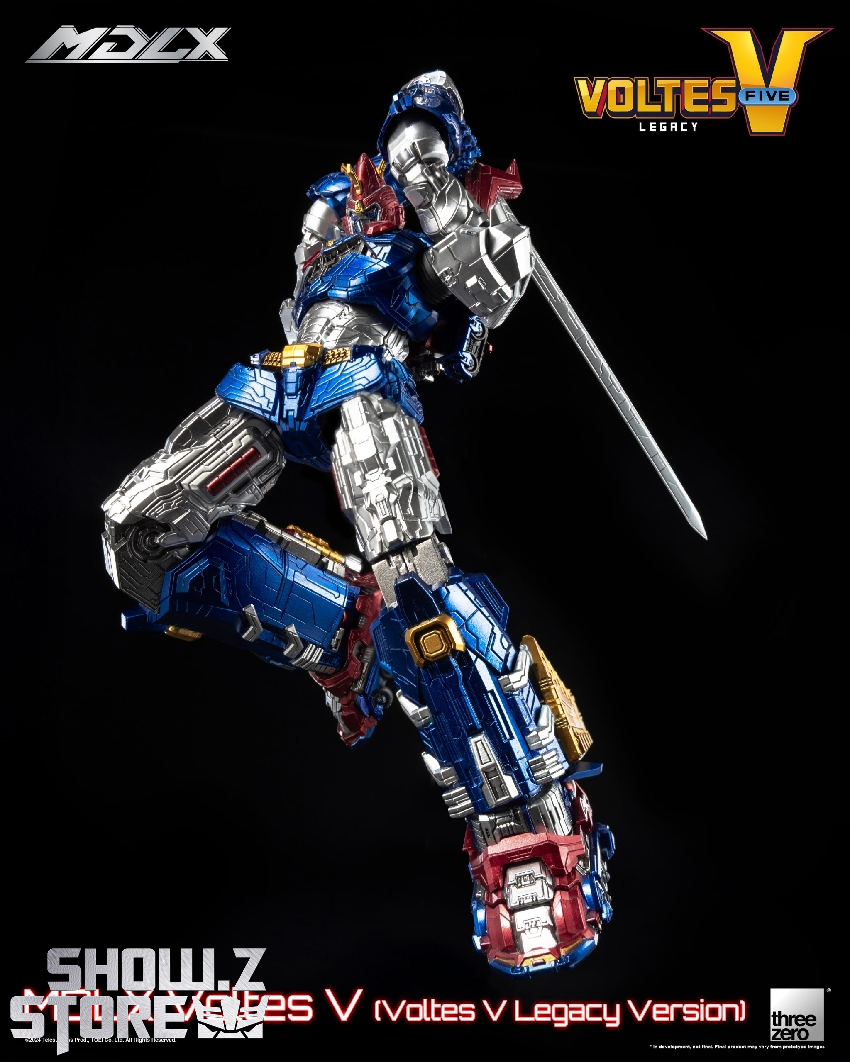 Voltes V MDLX figure mid-action with extended weapon Voltes V MDLX figure mid-action with extended weapon