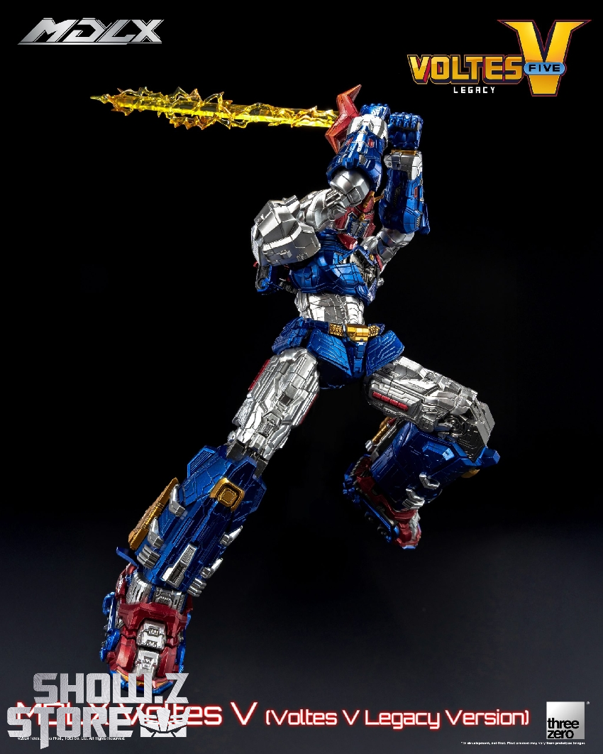 Voltes V robot with golden energy beam effect Voltes V robot with golden energy beam effect