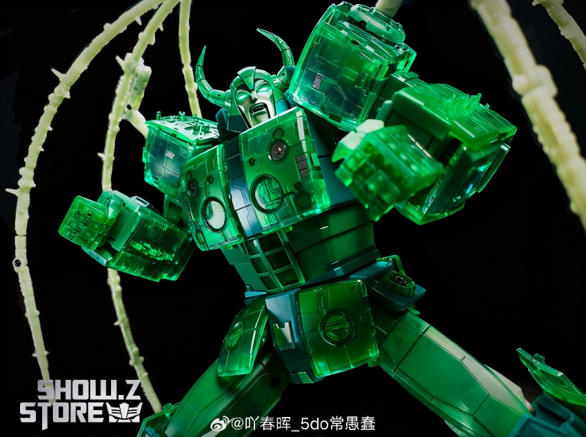 01-Studio Bacteria Cell Unicron transparent green figure 01-Studio Bacteria Cell Unicron transparent green figure