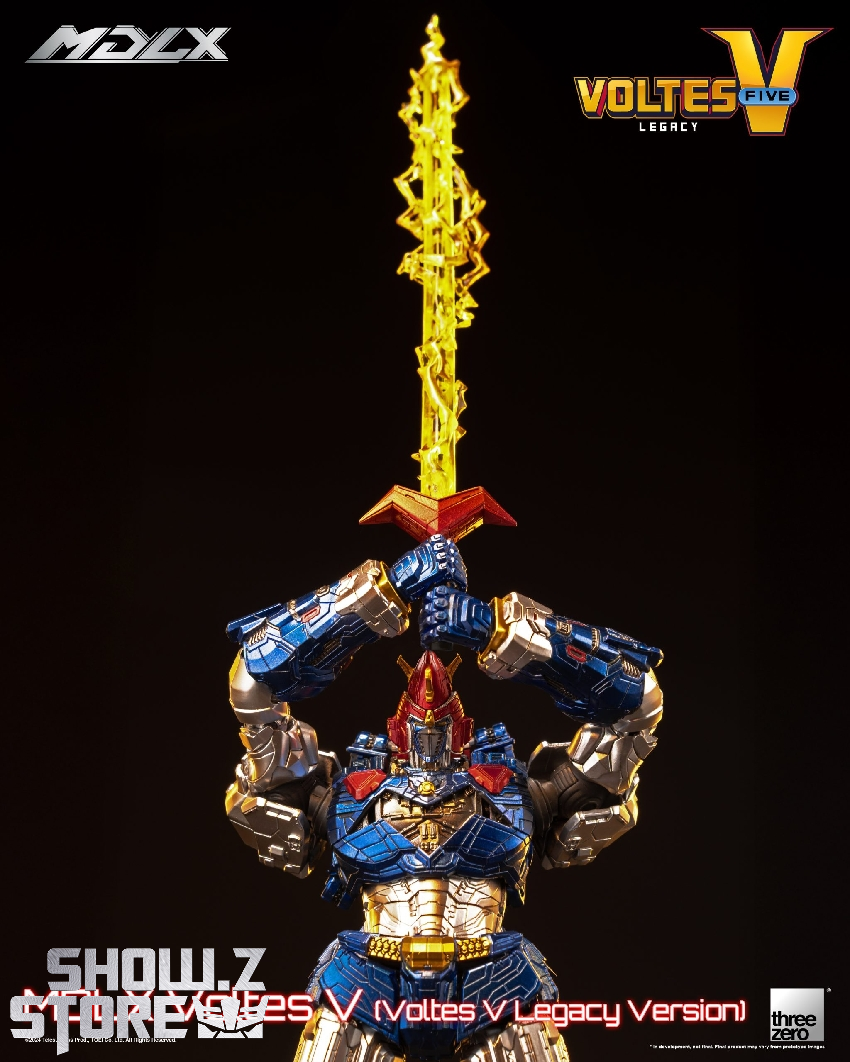 Threezero Voltes V Legacy MDLX robot with golden energy sword Threezero Voltes V Legacy MDLX robot with golden energy sword