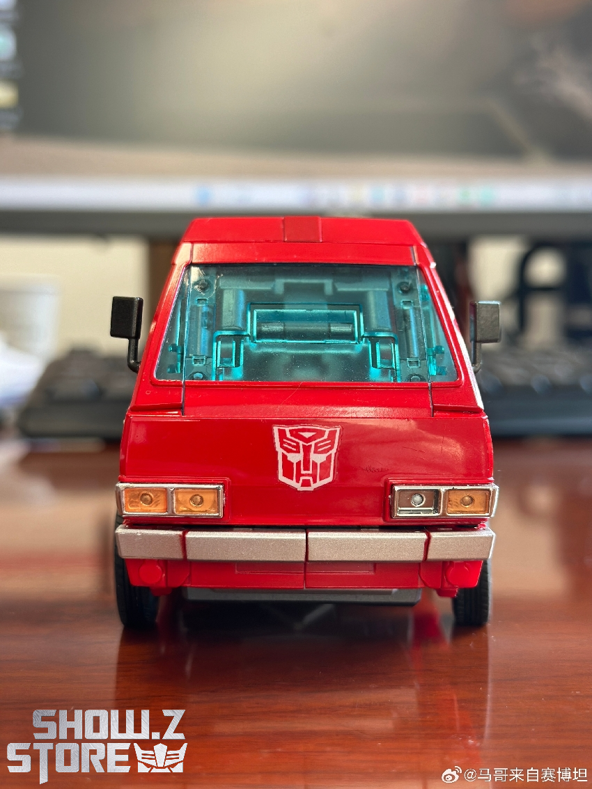 Red Fantastic Model FM-03 Warhorse Ironhide Transformer vehicle mode overhead Red Fantastic Model FM-03 Warhorse Ironhide Transformer vehicle mode overhead