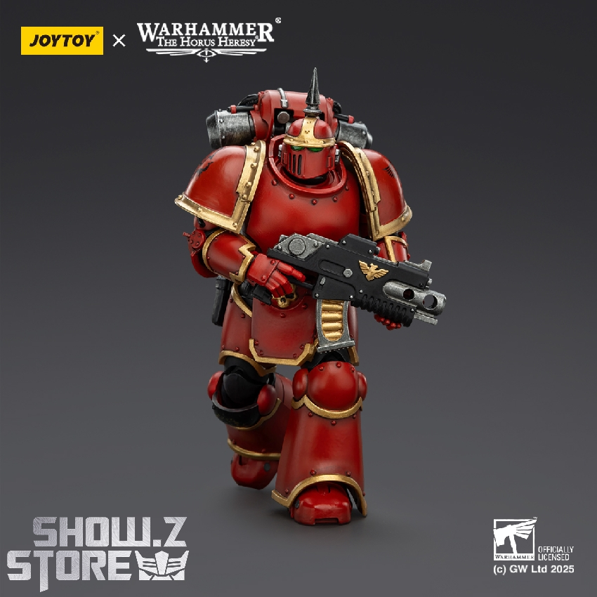 JoyToy Warhammer Blood Angels red armor legionary side view with rifle JoyToy Warhammer Blood Angels red armor legionary side view with rifle