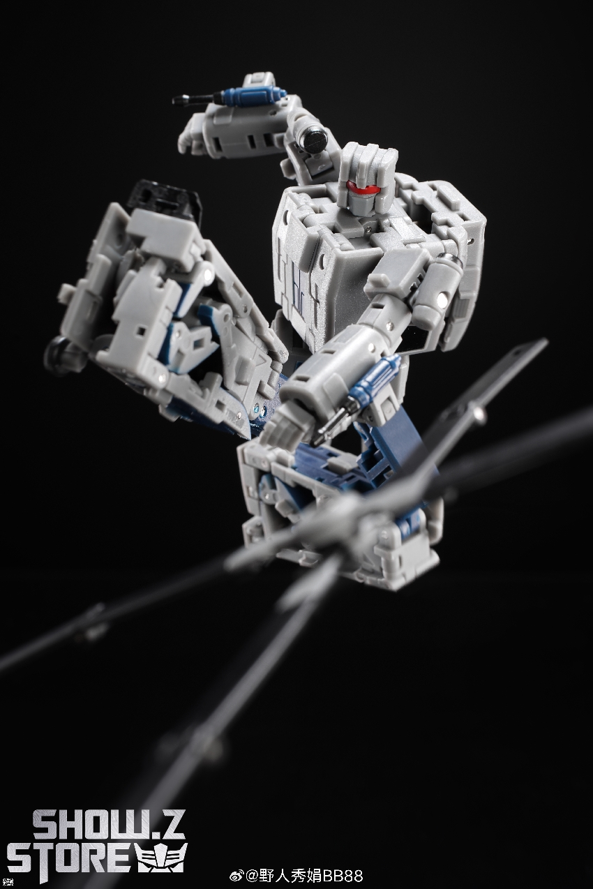 Helicopter-form transformer alt-mode displayed Helicopter-form transformer alt-mode displayed