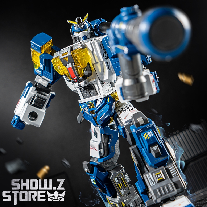 WK-125 Blue Cold Front robot in dynamic combat position WK-125 Blue Cold Front robot in dynamic combat position
