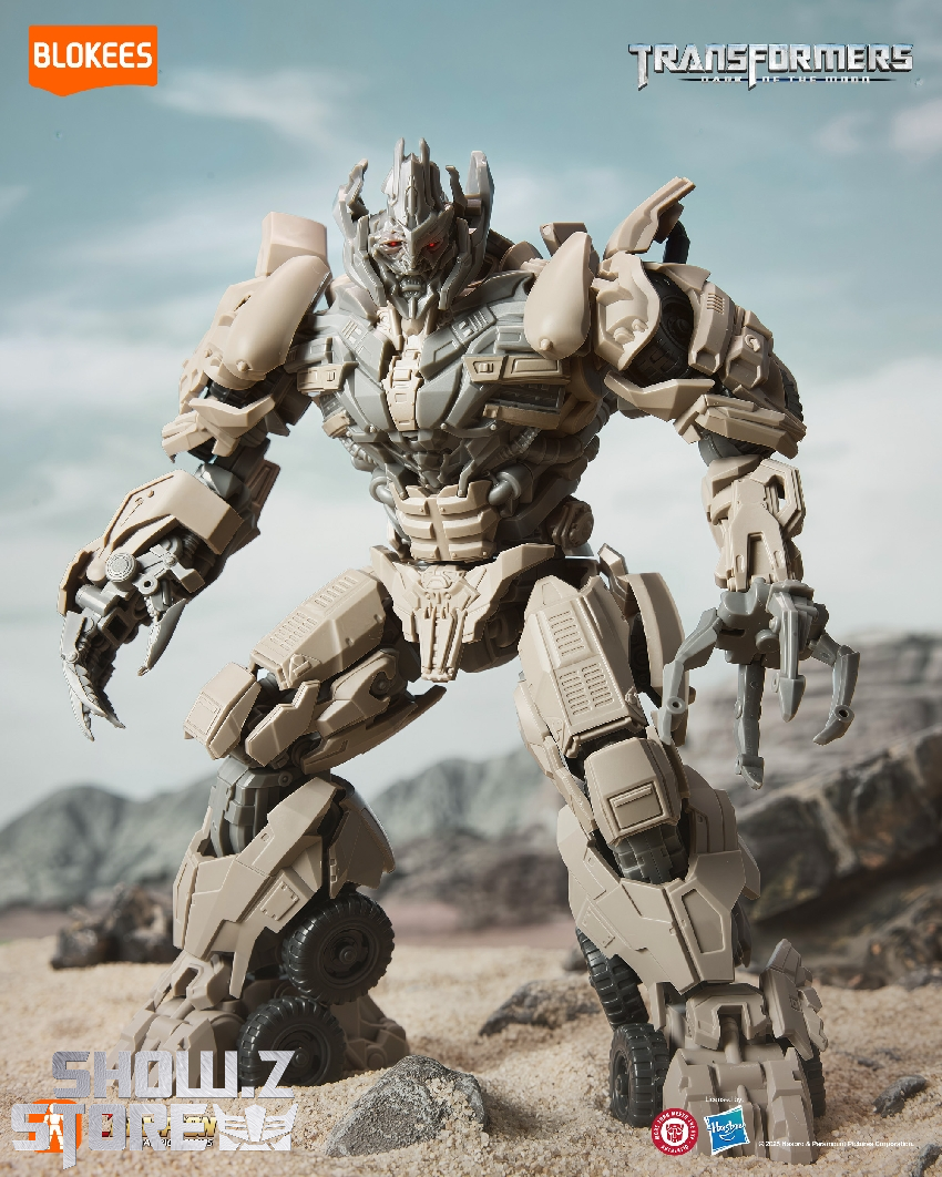 Transformers Dark of the Moon Megatron tall gray robot outdoor scene Transformers Dark of the Moon Megatron tall gray robot outdoor scene